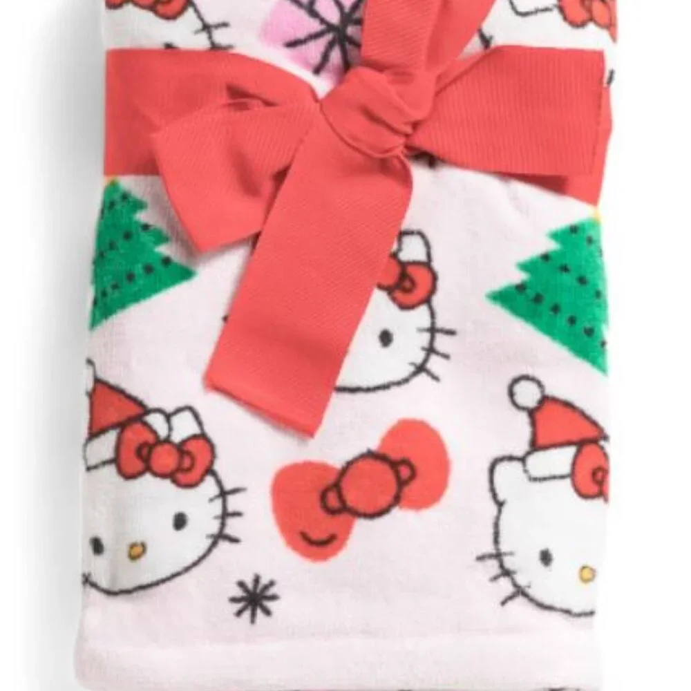NWT HELLO KITTY Set Of 2 Kitty Trees and Bows Hand Towels